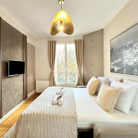 Unique Parisian Flat Near Gare Montparnasse 파리